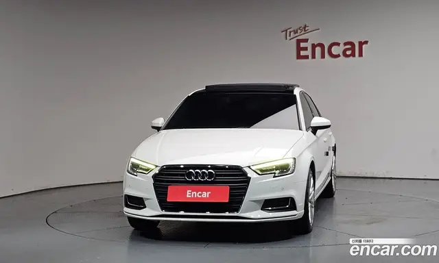 Audi A3 2018 2.0 автомат (гидро), миниатюра 3