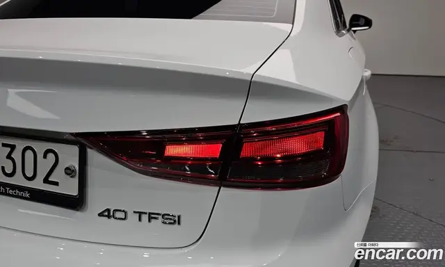 Audi A3 2018 2.0 автомат (гидро), миниатюра 9