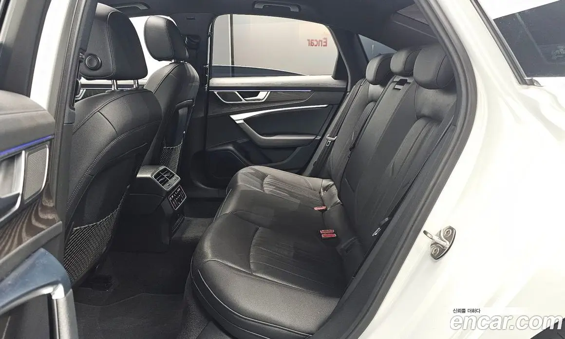 Audi A6 2021 2.0 автомат (гидро), фото 12