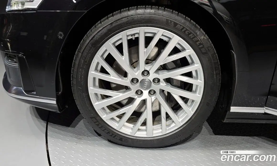 Audi A8 2020 3.0 автомат (гидро), фото 5