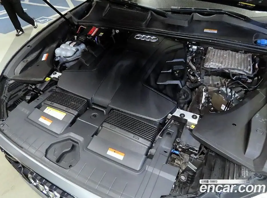 Audi Q8 2021 3.0 автомат (гидро), фото 19