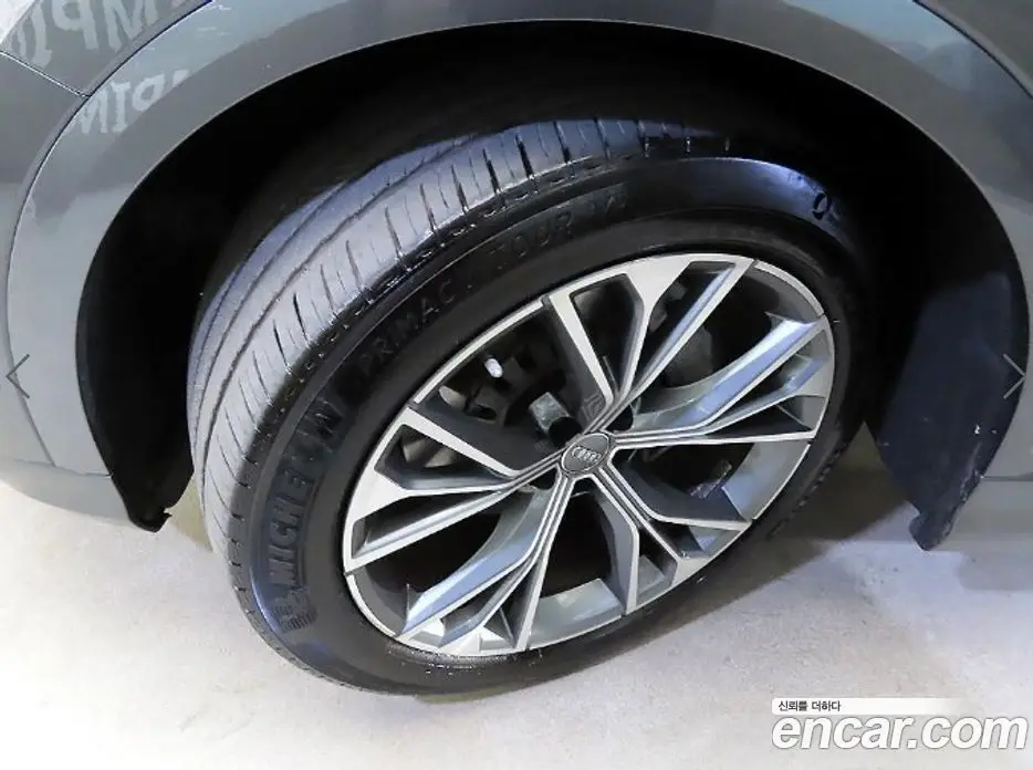 Audi Q8 2021 3.0 автомат (гидро), фото 20
