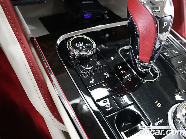 Bentley Flying Spur 2021 4.0 автомат (гидро), миниатюра 9