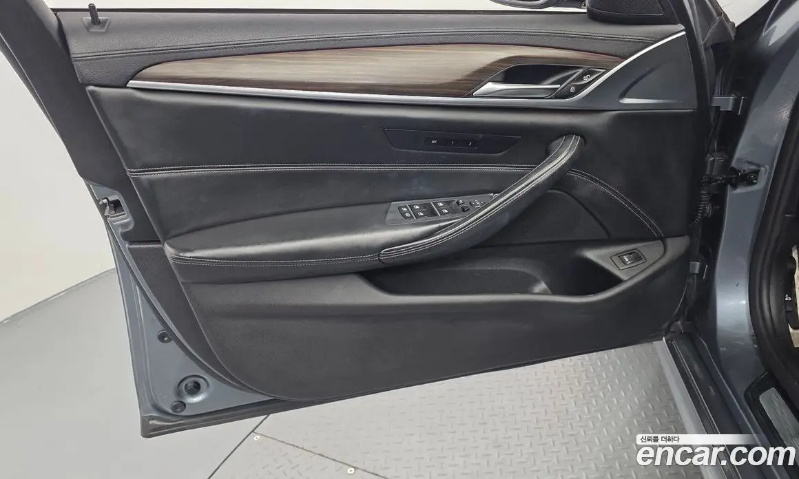 BMW 5 серия 2018 2.0 автомат (гидро), фото 14