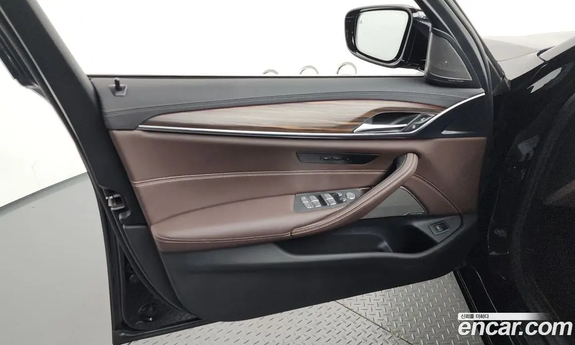 BMW 5 серия 2022 2.0 автомат (гидро), фото 14