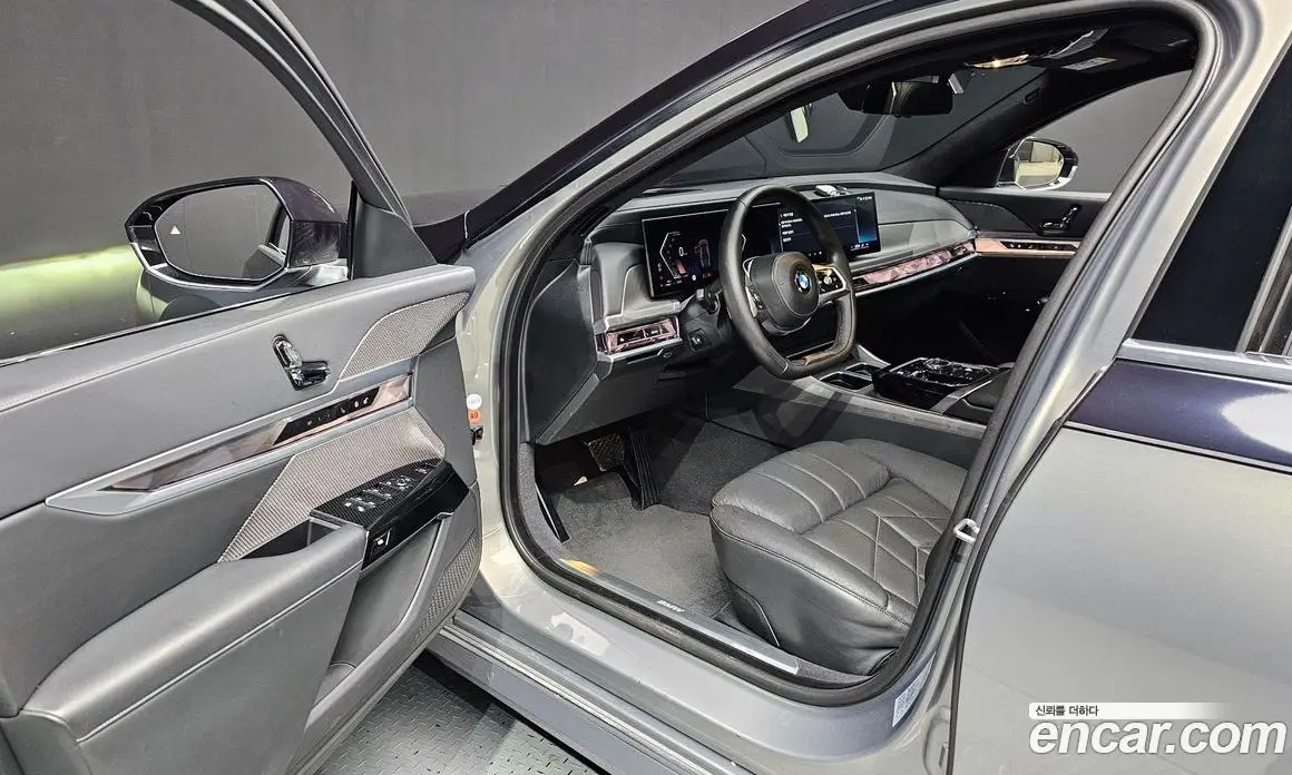 BMW 7 серия 2023 3.0 автомат (гидро), фото 16