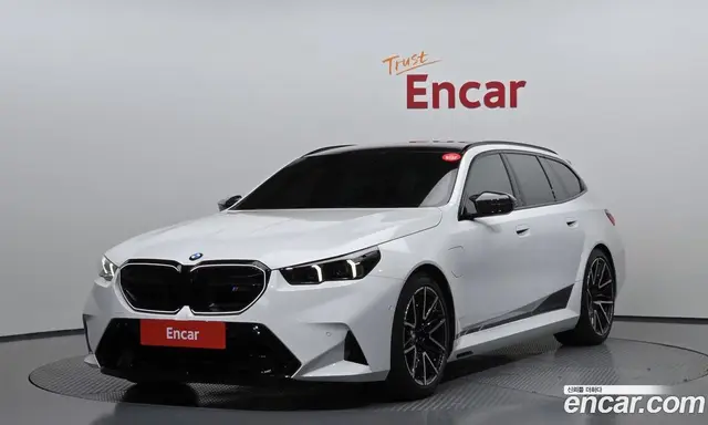 BMW M5, 2025, 5 282 км