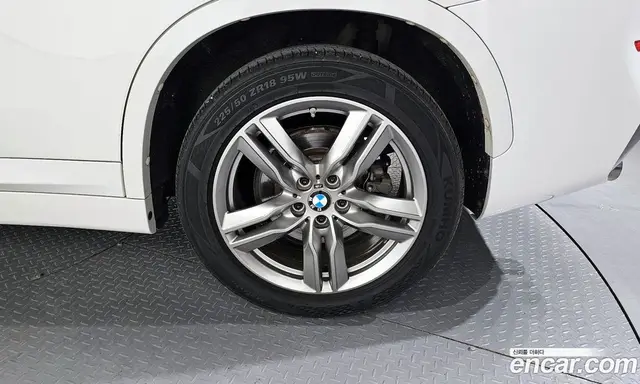 BMW X1 2021 2.0 автомат (гидро), миниатюра 5