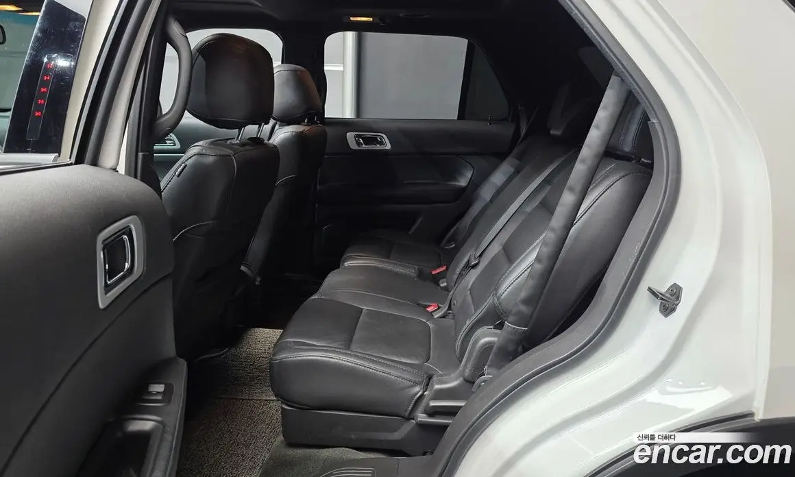 Ford Explorer 2015 2.0 автомат (гидро), фото 12