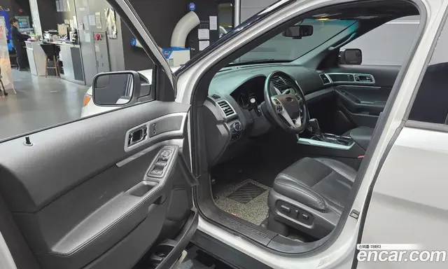 Ford Explorer 2015 2.0 автомат (гидро), миниатюра 10