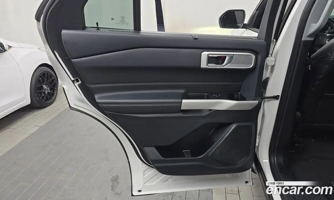 Ford Explorer 2022 2.3 автомат (гидро), фото 15