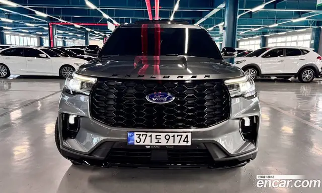 Ford Explorer, 2025, 9 921 км