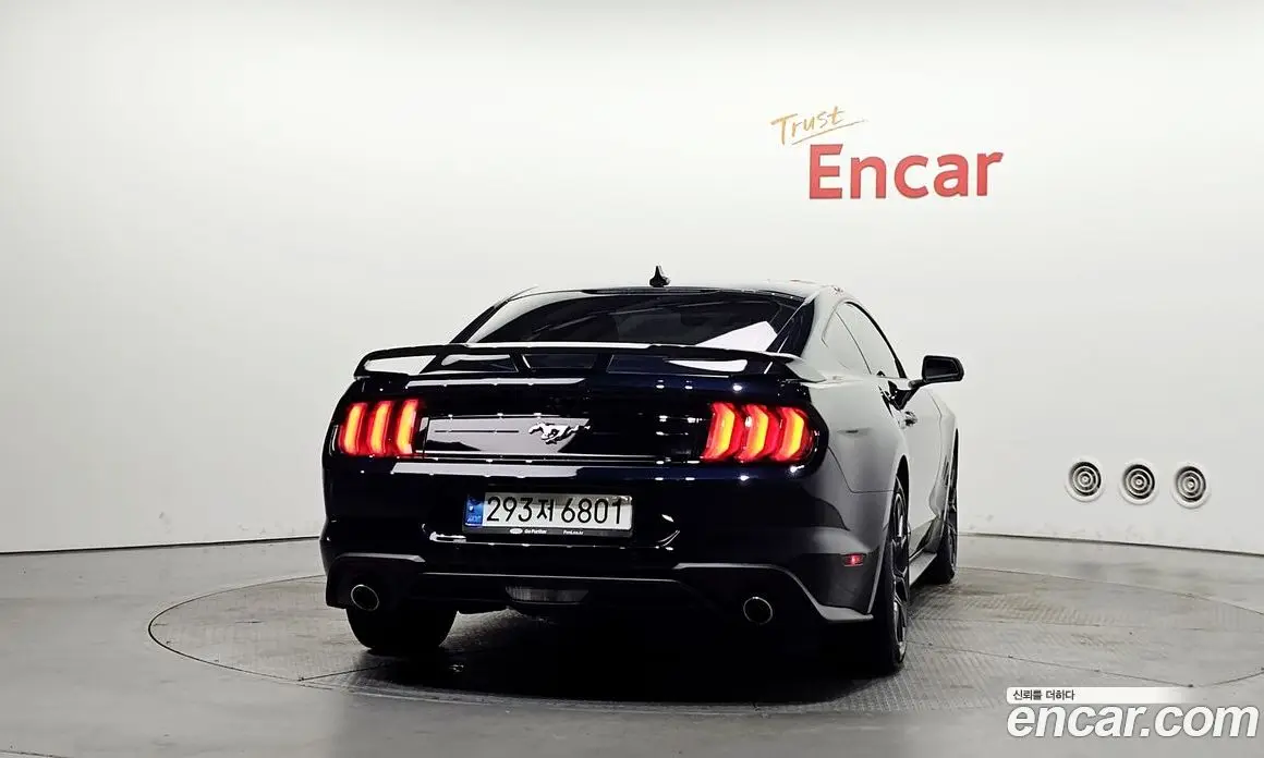 Ford Mustang 2021 2.3 автомат (гидро), фото 4