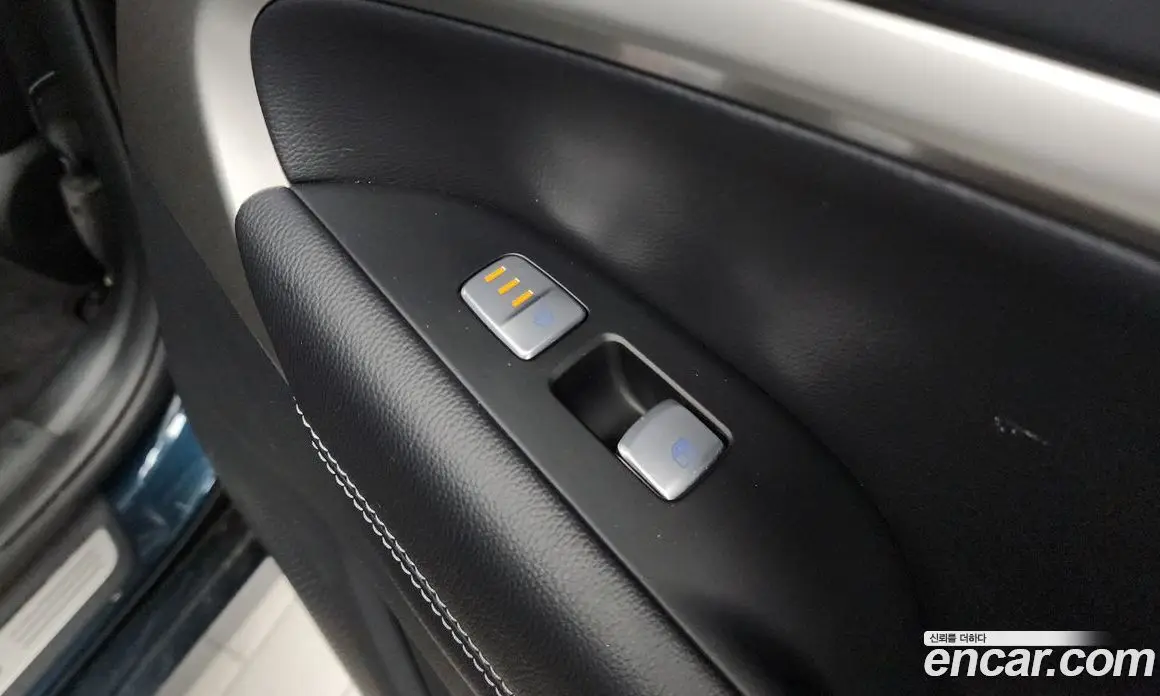 Genesis G70 2023 2.5 автомат (гидро), фото 25