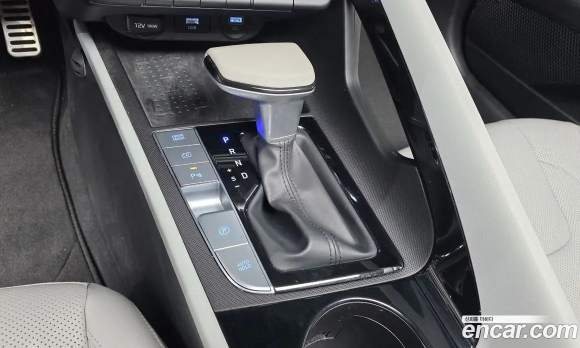 Hyundai Avante 2020 1.6 автомат (гидро), фото 11