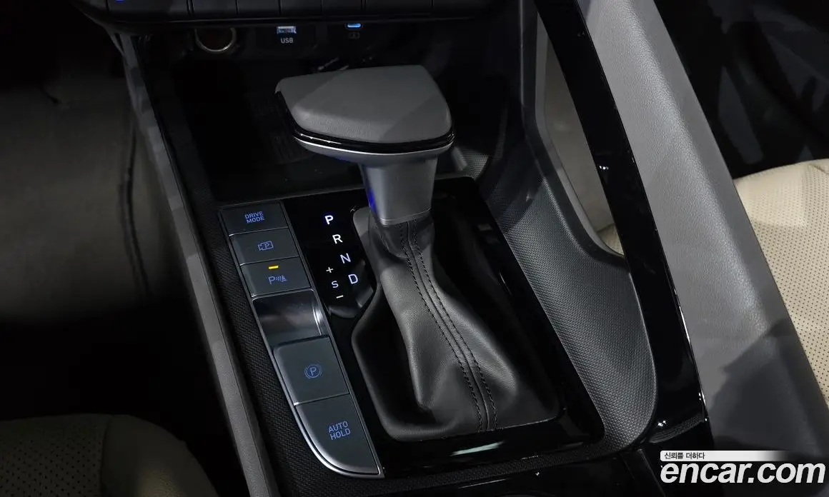 Hyundai Avante 2023 1.6 автомат (гидро), фото 9