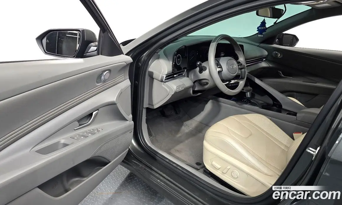Hyundai Avante 2023 1.6 автомат (гидро), фото 10