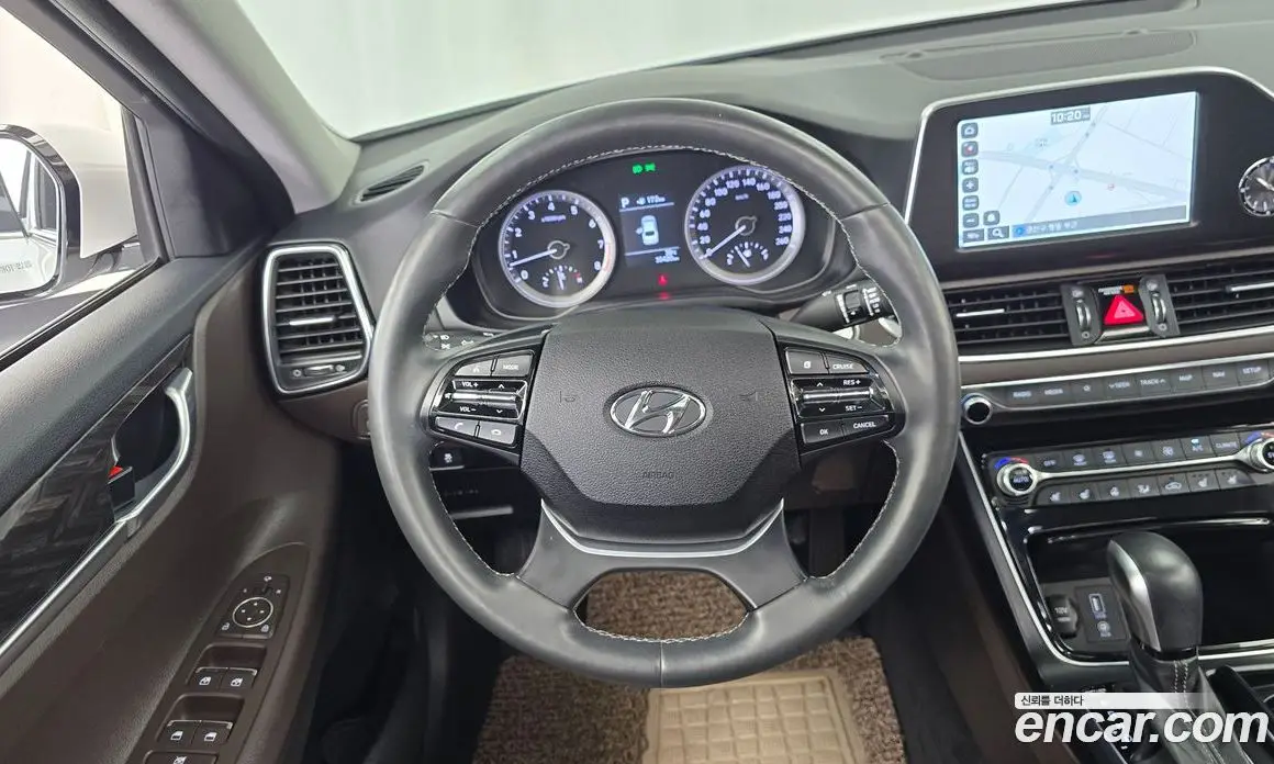 Hyundai Grandeur 2018 2.4 автомат (гидро), фото 13
