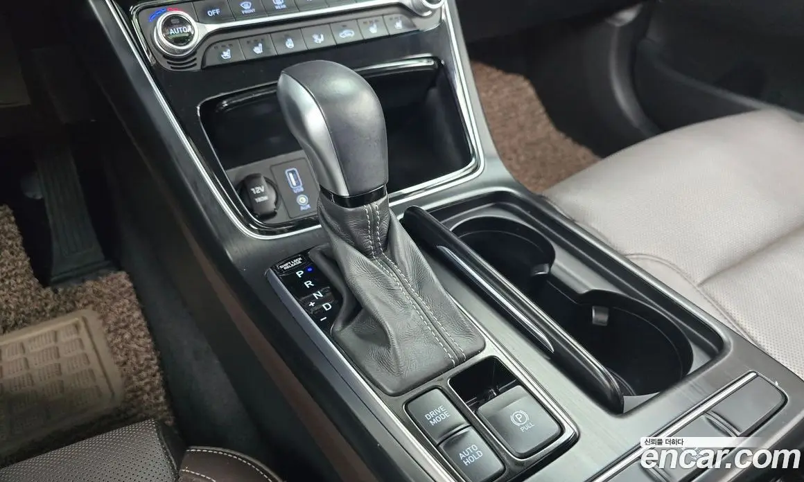 Hyundai Grandeur 2018 2.4 автомат (гидро), фото 9