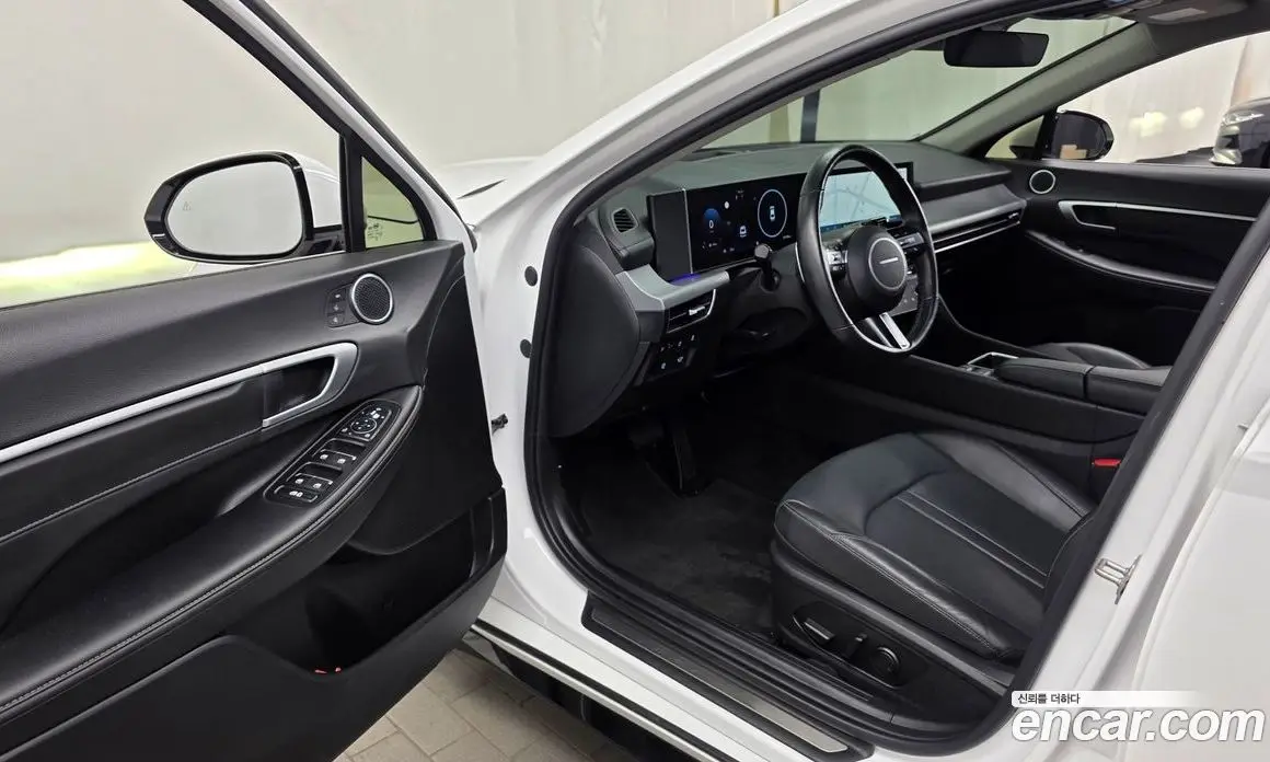 Hyundai Sonata 2023 2.0 автомат (гидро), фото 13