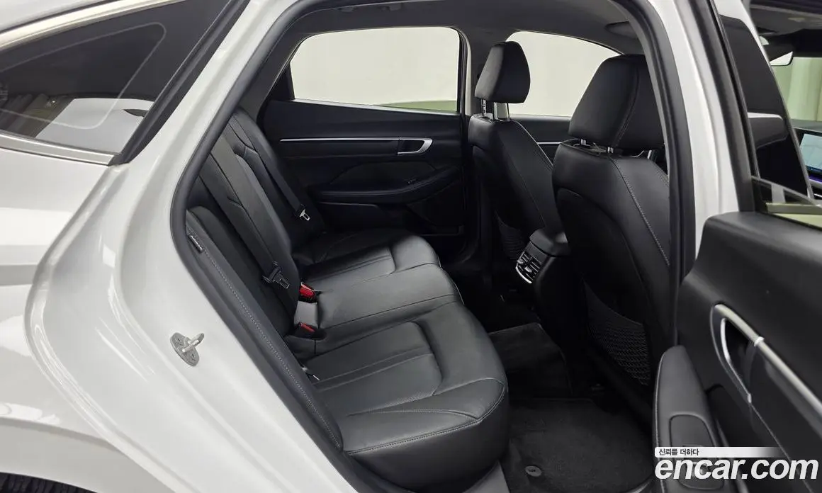 Hyundai Sonata 2023 2.0 автомат (гидро), фото 18