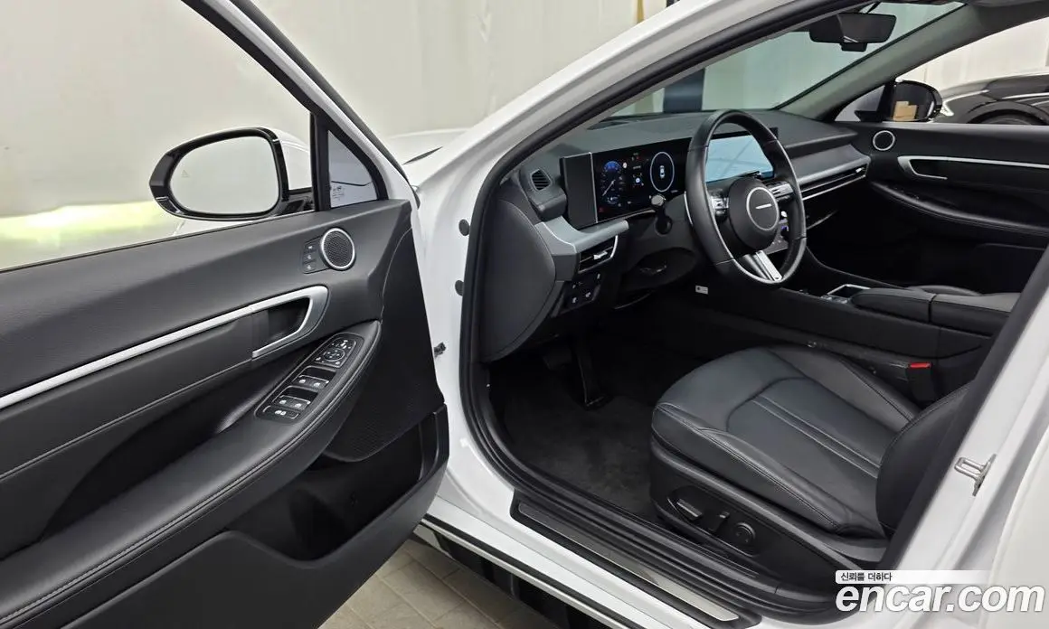 Hyundai Sonata 2024 2.0 автомат (гидро), фото 13