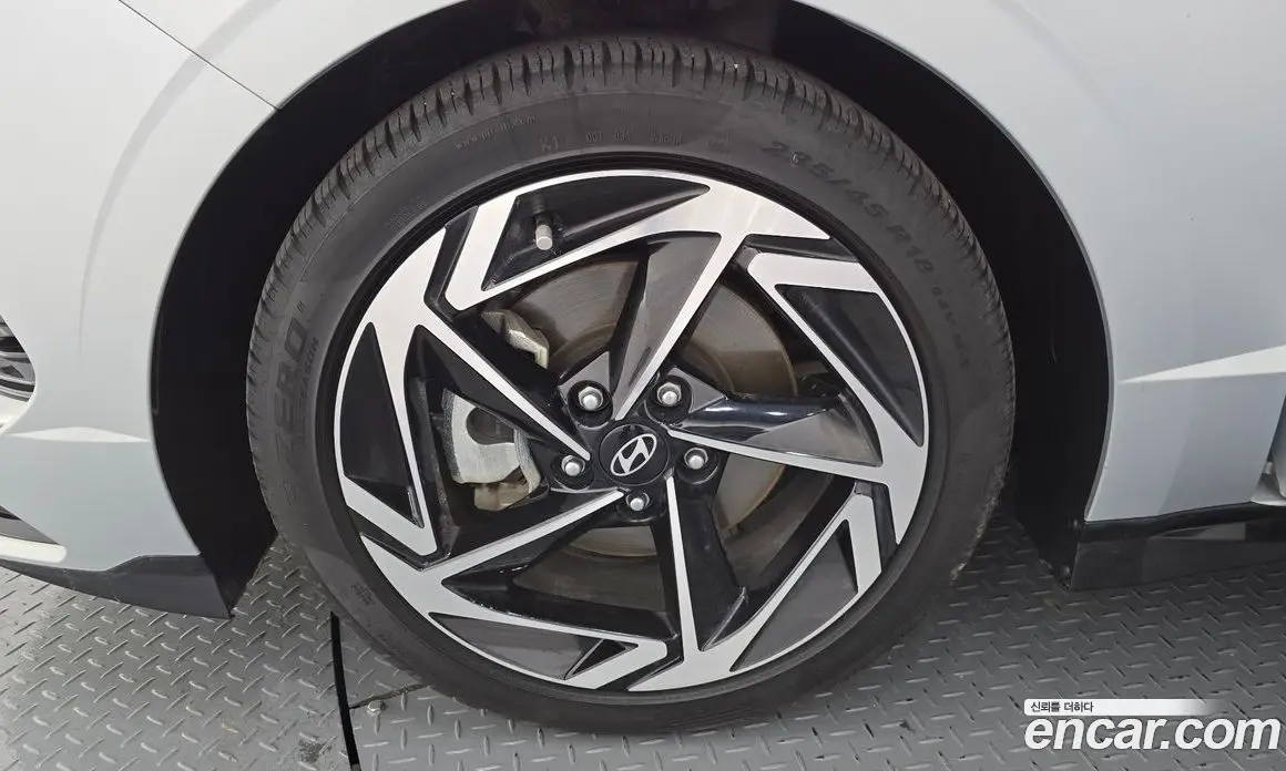 Hyundai Sonata 2024 1.6 автомат (гидро), фото 5