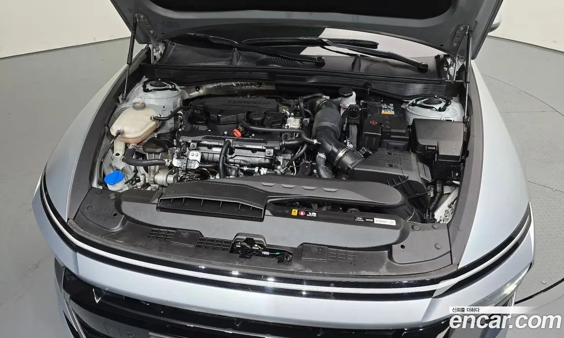 Hyundai Sonata 2024 1.6 автомат (гидро), фото 6