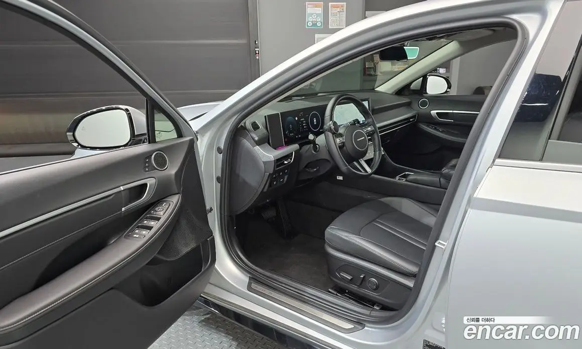 Hyundai Sonata 2024 1.6 автомат (гидро), фото 10
