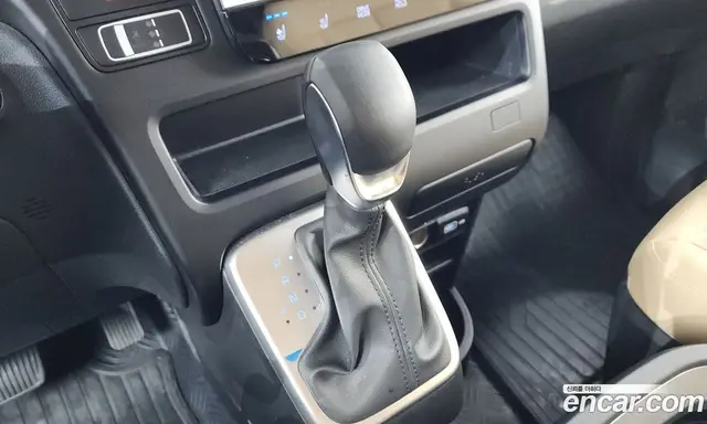 Hyundai Staria 2022 2.2 автомат (гидро), миниатюра 11