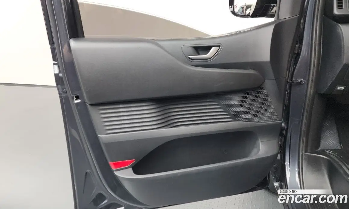 Hyundai Staria 2022 2.2 автомат (гидро), фото 13