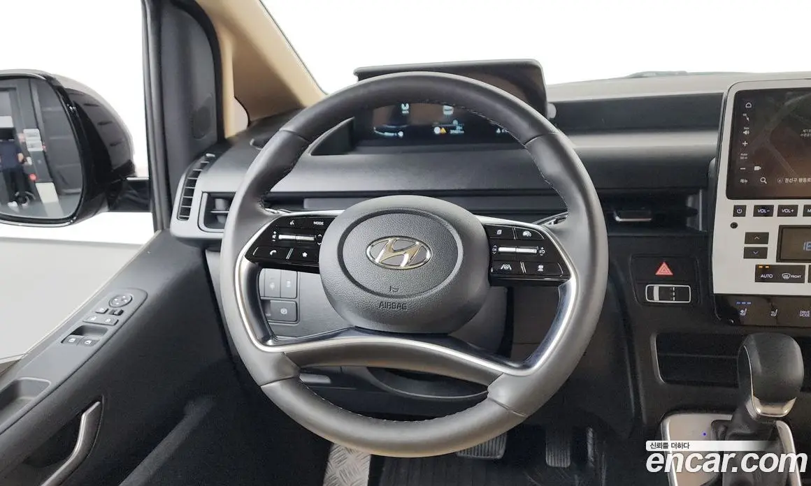 Hyundai Staria 2022 2.2 автомат (гидро), фото 19