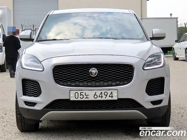 Jaguar E-Pace 2018 2.0 автомат (гидро), миниатюра 1 Jaguar E-Pace 2018 2.0 автомат (гидро), миниатюра 1