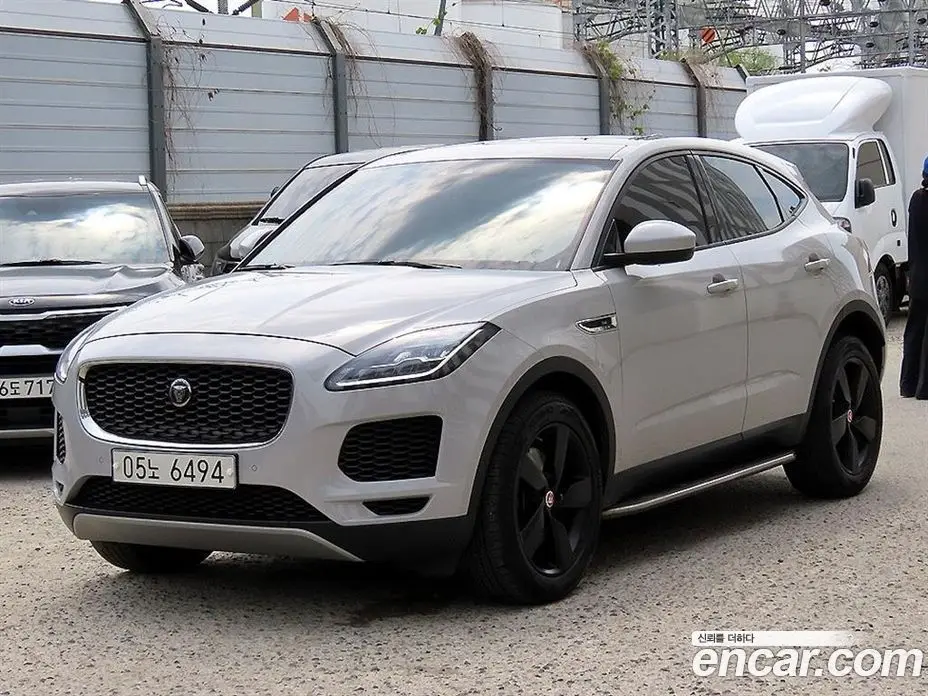 Jaguar E-Pace 2018 2.0 автомат (гидро), фото 2 Jaguar E-Pace 2018 2.0 автомат (гидро), фото 2