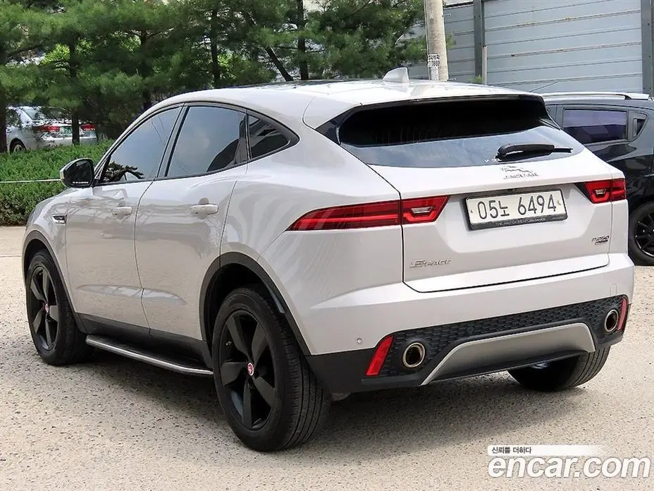 Jaguar E-Pace 2018 2.0 автомат (гидро), фото 3 Jaguar E-Pace 2018 2.0 автомат (гидро), фото 3
