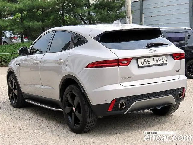 Jaguar E-Pace 2018 2.0 автомат (гидро), миниатюра 3 Jaguar E-Pace 2018 2.0 автомат (гидро), миниатюра 3