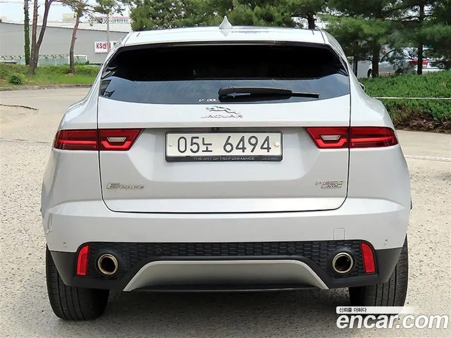 Jaguar E-Pace 2018 2.0 автомат (гидро), фото 4 Jaguar E-Pace 2018 2.0 автомат (гидро), фото 4
