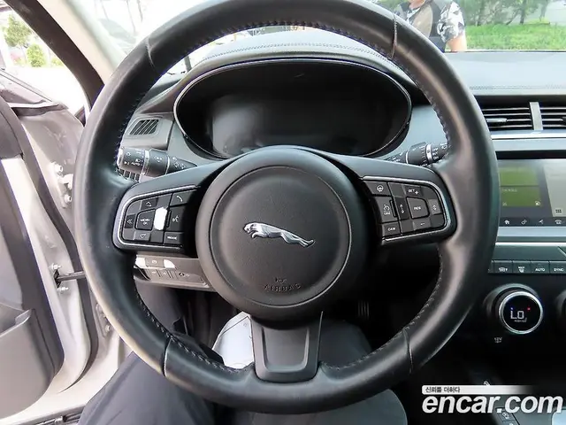 Jaguar E-Pace 2018 2.0 автомат (гидро), миниатюра 8 Jaguar E-Pace 2018 2.0 автомат (гидро), миниатюра 8
