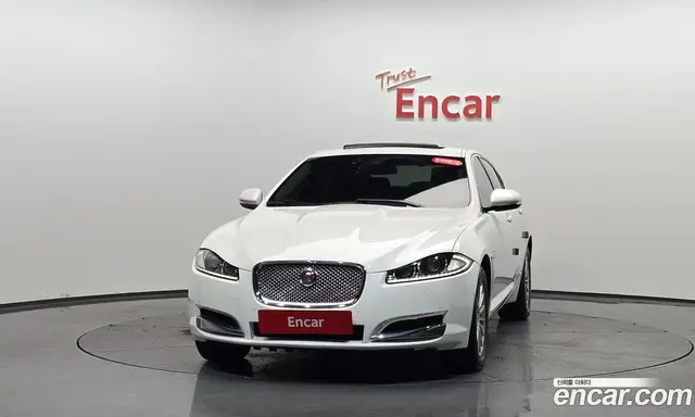 Jaguar XF 2014 2.0 автомат (гидро), миниатюра 3 Jaguar XF 2014 2.0 автомат (гидро), миниатюра 3