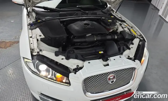 Jaguar XF 2014 2.0 автомат (гидро), миниатюра 6 Jaguar XF 2014 2.0 автомат (гидро), миниатюра 6