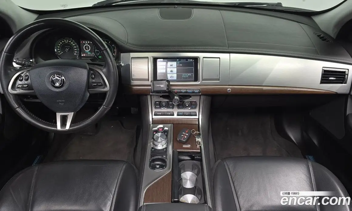 Jaguar XF 2014 2.0 автомат (гидро), фото 10 Jaguar XF 2014 2.0 автомат (гидро), фото 10