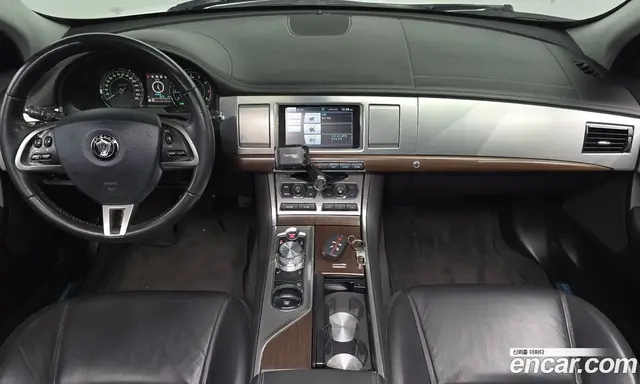 Jaguar XF 2014 2.0 автомат (гидро), миниатюра 10 Jaguar XF 2014 2.0 автомат (гидро), миниатюра 10