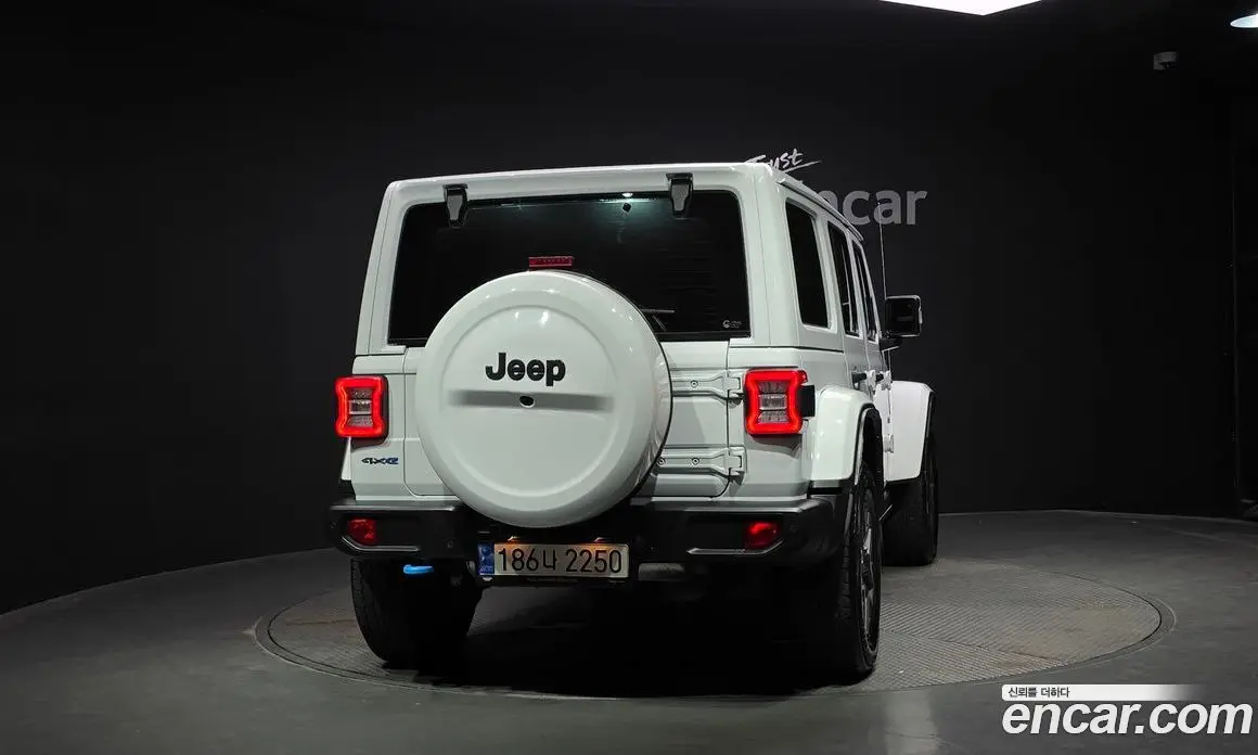 Jeep Wrangler 2022 2.0 автомат (гидро), фото 3