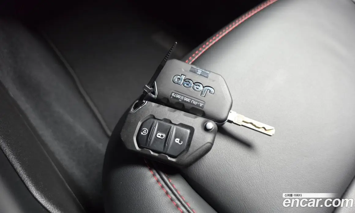 Jeep Wrangler 2023 2.0 автомат (гидро), фото 16