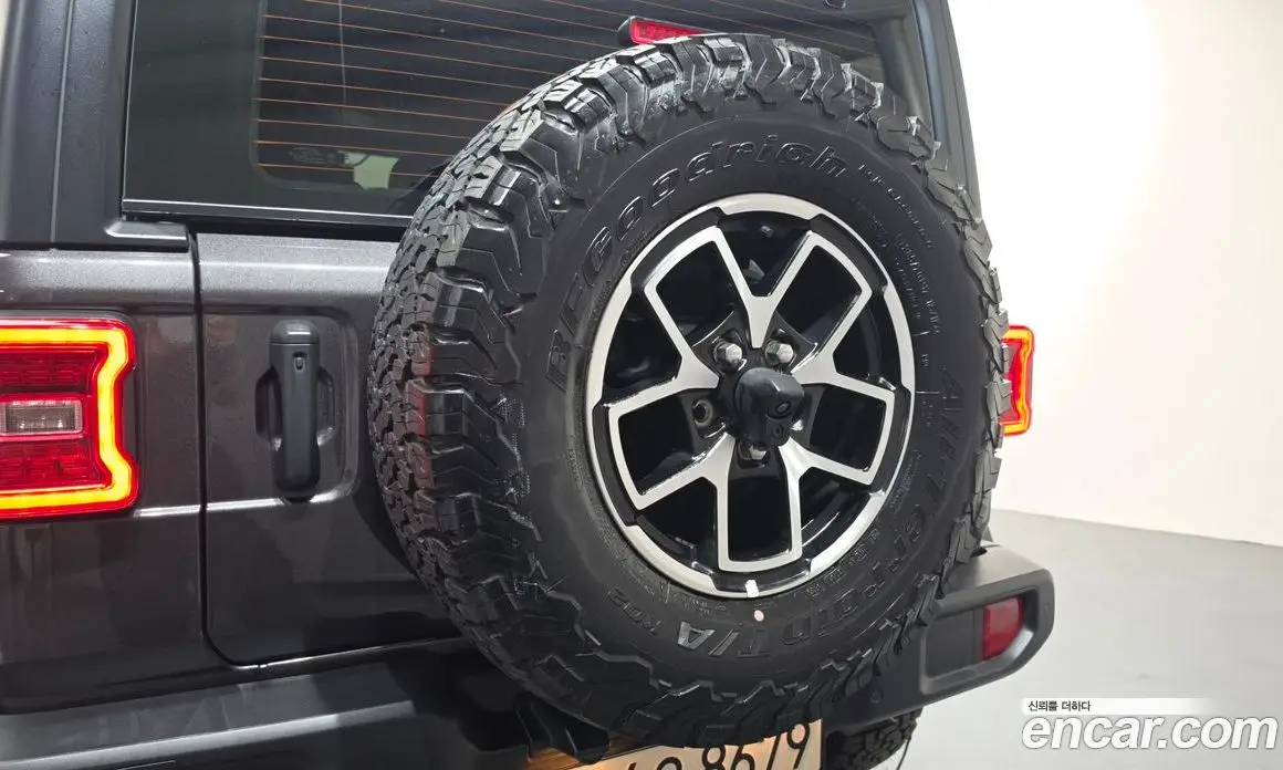 Jeep Wrangler 2023 2.0 автомат (гидро), фото 19