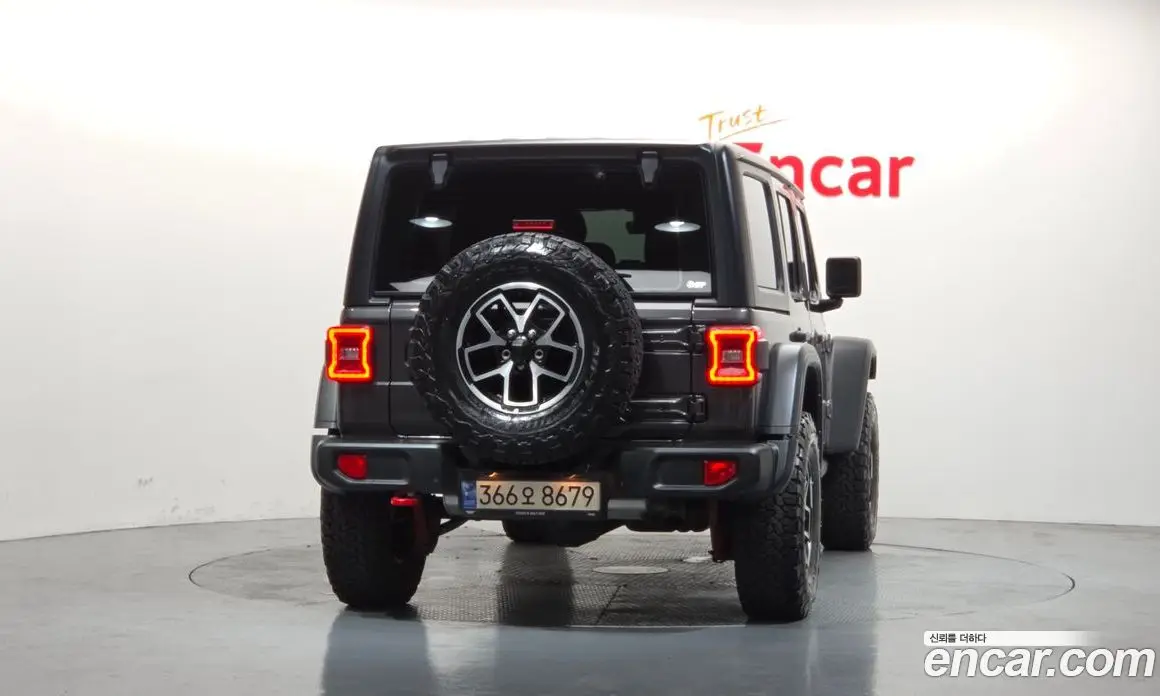 Jeep Wrangler 2023 2.0 автомат (гидро), фото 4