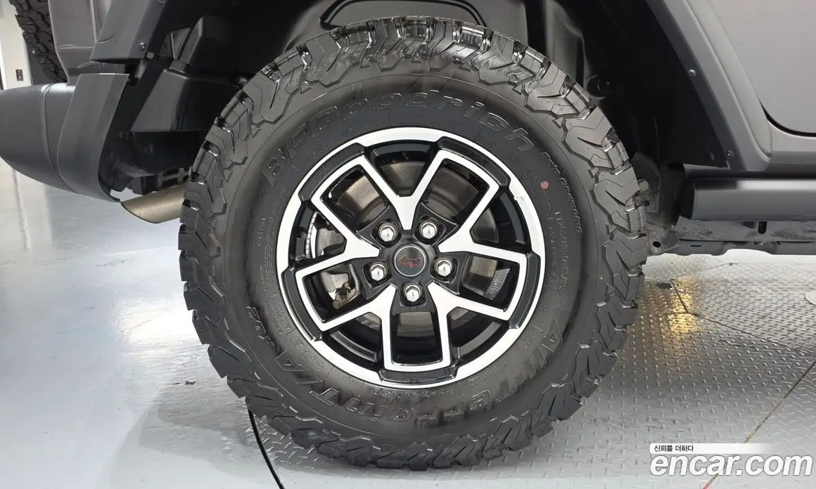 Jeep Wrangler 2023 2.0 автомат (гидро), фото 5