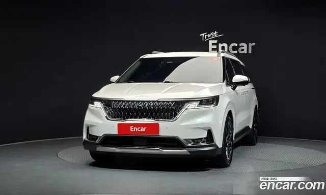 Kia Carnival 2023 2.2 автомат (гидро), миниатюра 3
