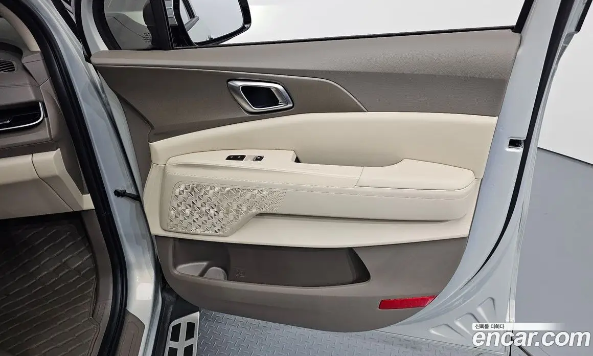 Kia Carnival 2025 1.6 автомат (гидро), фото 14