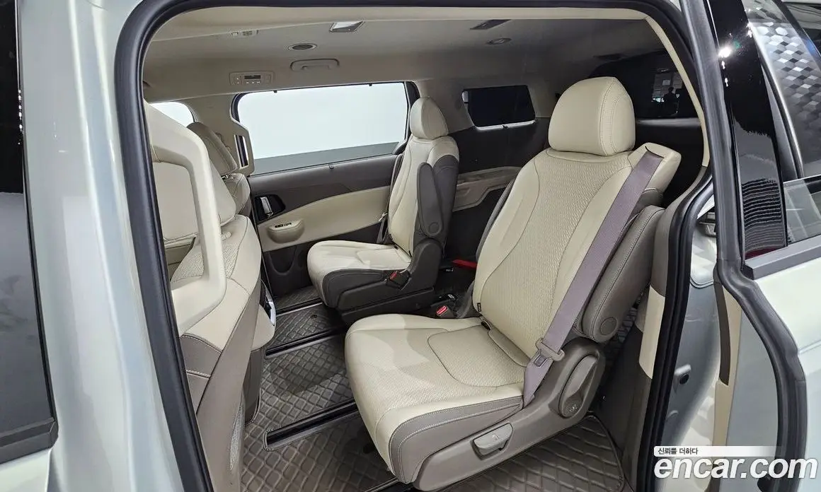 Kia Carnival 2025 1.6 автомат (гидро), фото 16